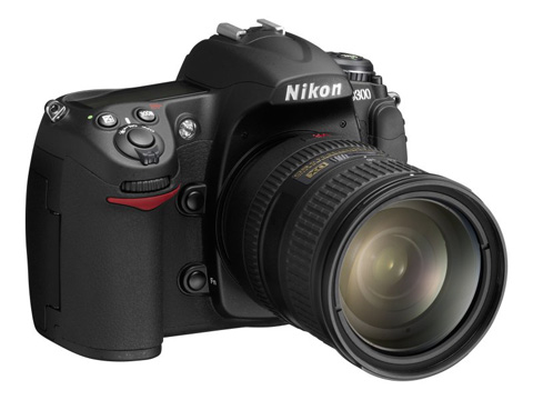 d300_18-200_front34rsm
